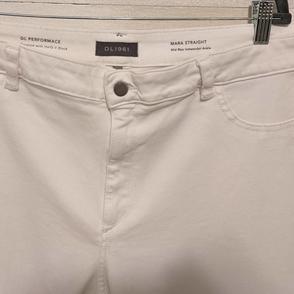 DL1961 MARA Straight Mid Rise Instasculpt Straight Ankle 'Milk' Size 24 NWT - Picture 4 of 8